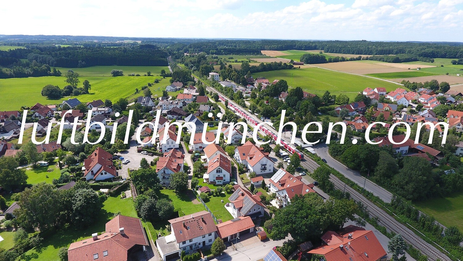 Luftbildfoto, Luftaufnahme, Luftbild, Foto mit Drohne, Foto von oben, Wohngebiet, Türkenfeld, Zentrum, Ortskern, S Bahn,