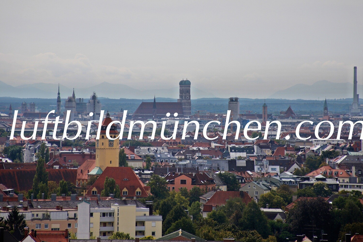 München, Bayern, Wohngebiet, Schwabinger Tor, Schwabing, Blick über München, Alpenkette, Frauenkirche, Bergblick, Innensatdt, Altstadt,