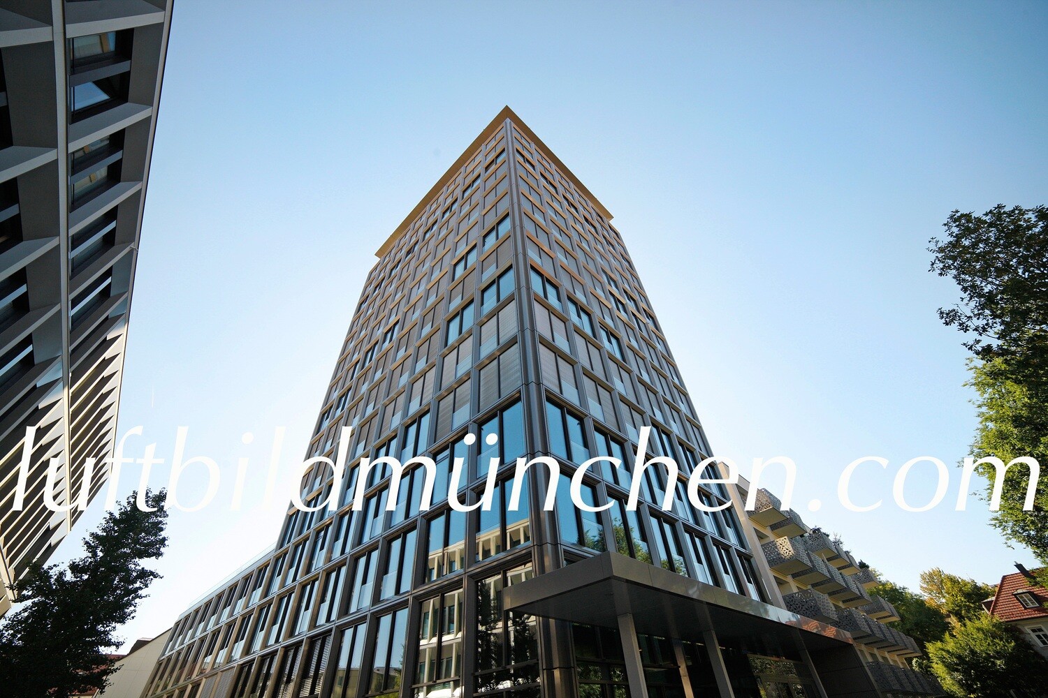 München, Bayern, Wohngebiet, Hochhaus, Luxuswohnung, Neubau, Badezimmer, Luxusbad, Penthouse, Appartement, The Seven, Innenstadt, Altstadt, Fassade, Fenster, Fensterfront,