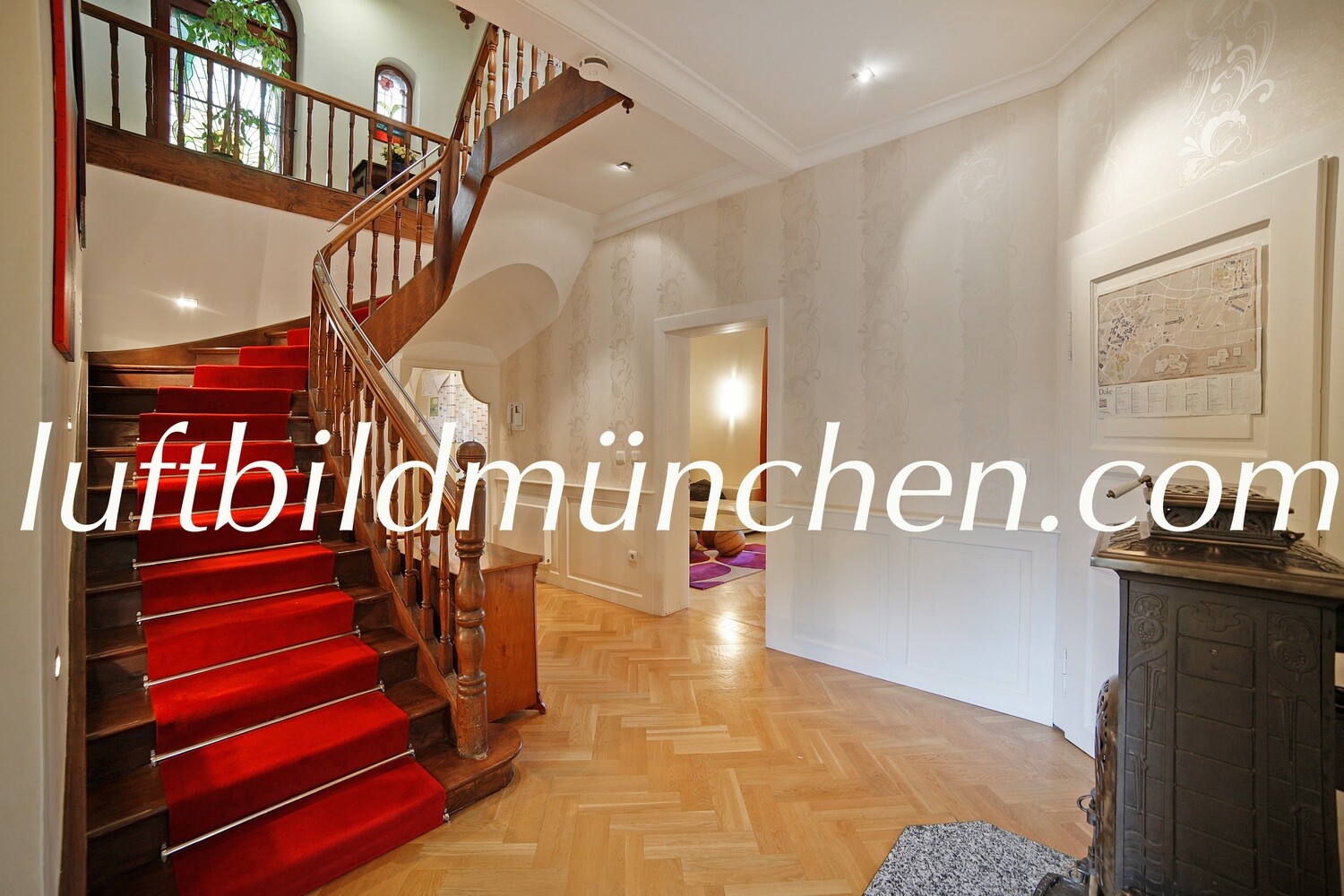 München, Bayern, Luxuswohnung, Luxusappartement, Obermenzing, Altbau, Treppenhaus, Treppe, Parkett, Holzboden, Pasing, Altbauwohnung,
