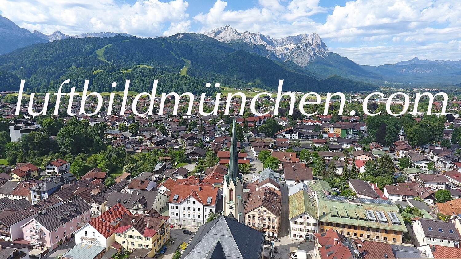 Garmisch, Garmisch Partenkirchen, Partenkirchen, Zentrum, Zugspitze, Alpenkette, Alpen, Bergblick, Oberbayern, Innenstadt, Alpspitze,