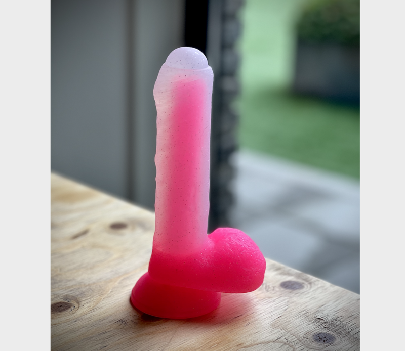 The Flamingo - Shocking Pink Realistic Glittering Dildo