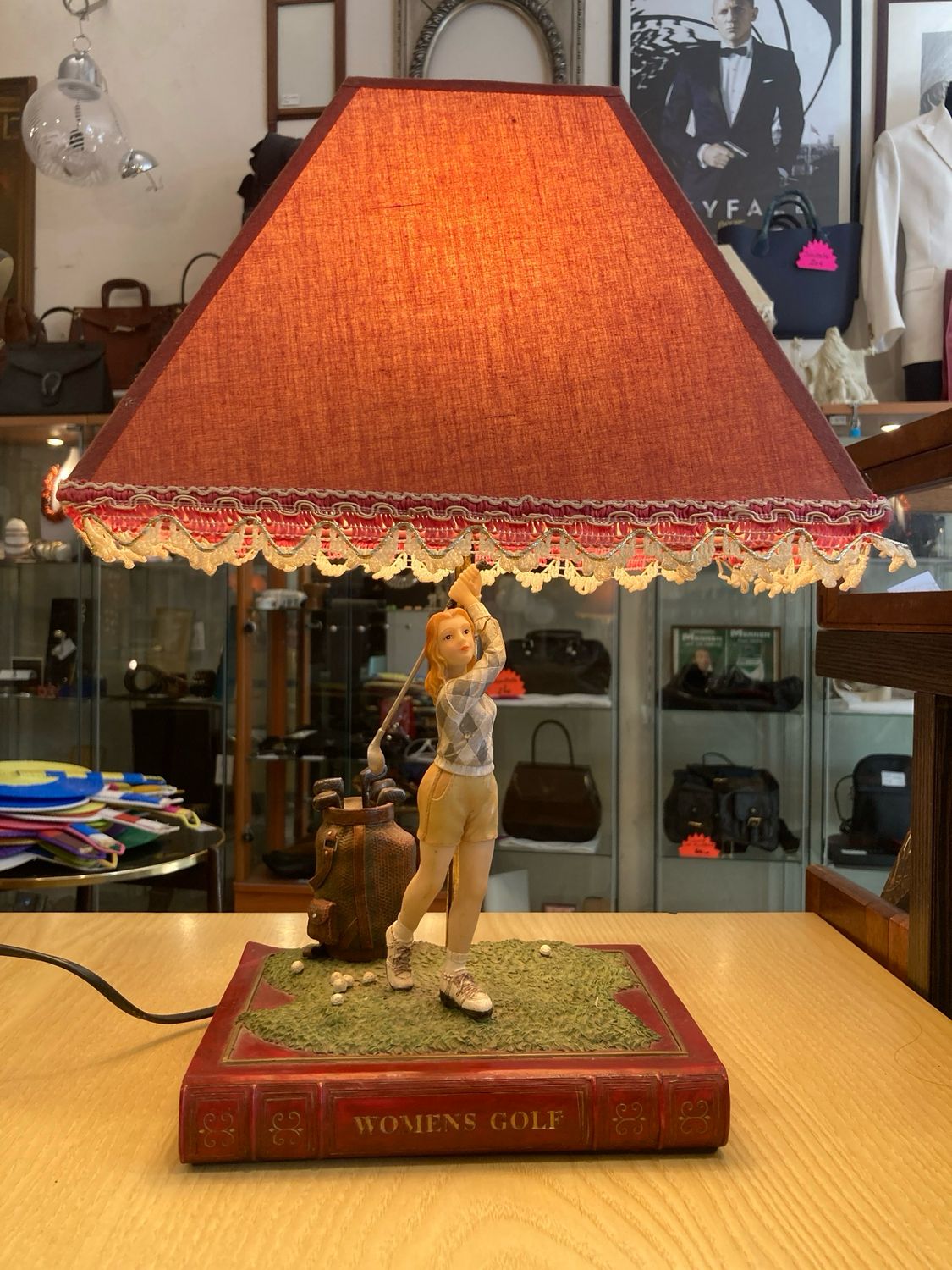 Lampada decorativa in resina
