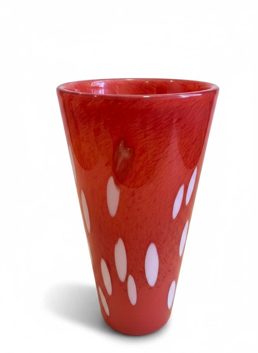 Vaso Conico in Vetro di Murano Rosso Fuoco con Decorazione a Lenti Bianche