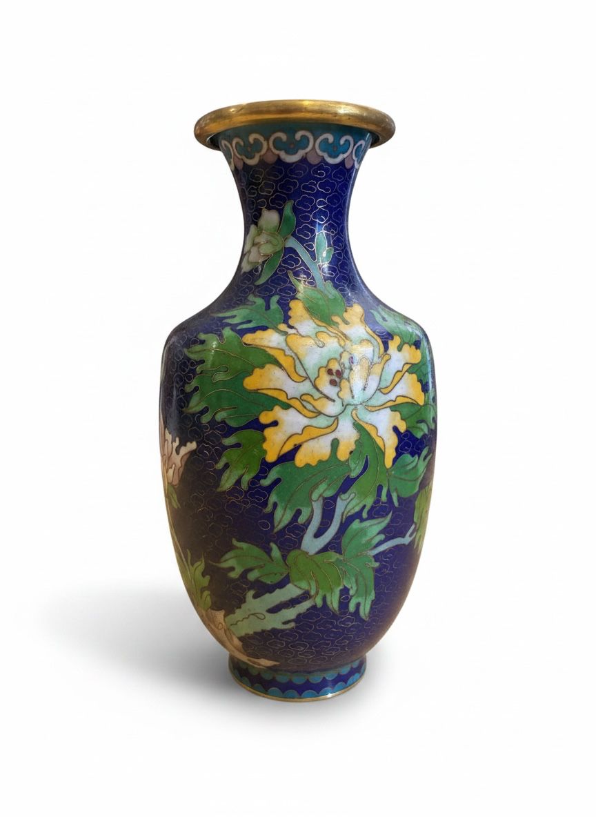Vaso Vintage Cloisonné Cinese in Ottone Smaltato Blu con Fiori di Peonia