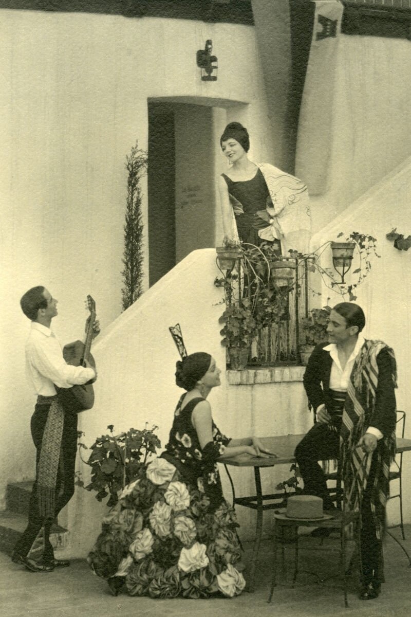 SBHM Group at El Paseo (Jay Walter Collinge)