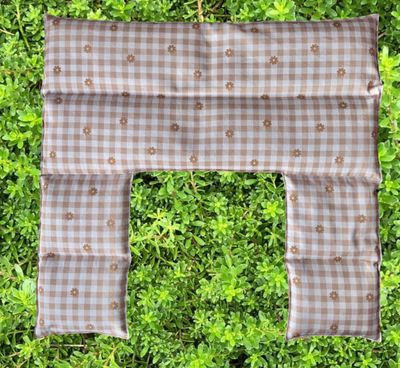 Beige Gingham Daisies - Wheat Heat Bag - Over The Shoulder XXXL