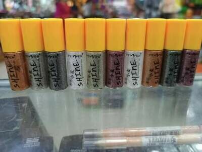 glitter eyeliner