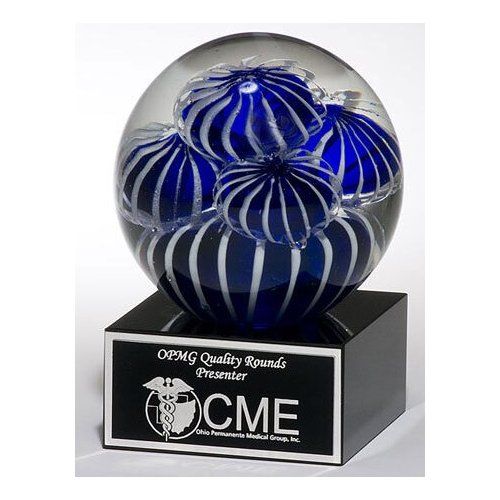 BLUE AND WHITE SEA ANEMONE DESIGN ART GLASS GLOBE AWARD