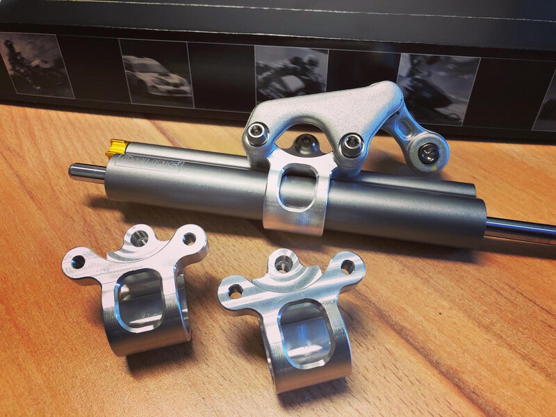 Öhlins steering damper kit MV Agusta Dragster Öhlins steering damper kit MV Agusta Dragster