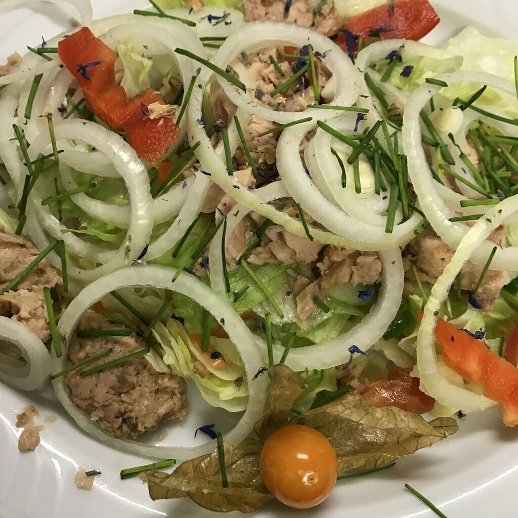 großer Salatteller