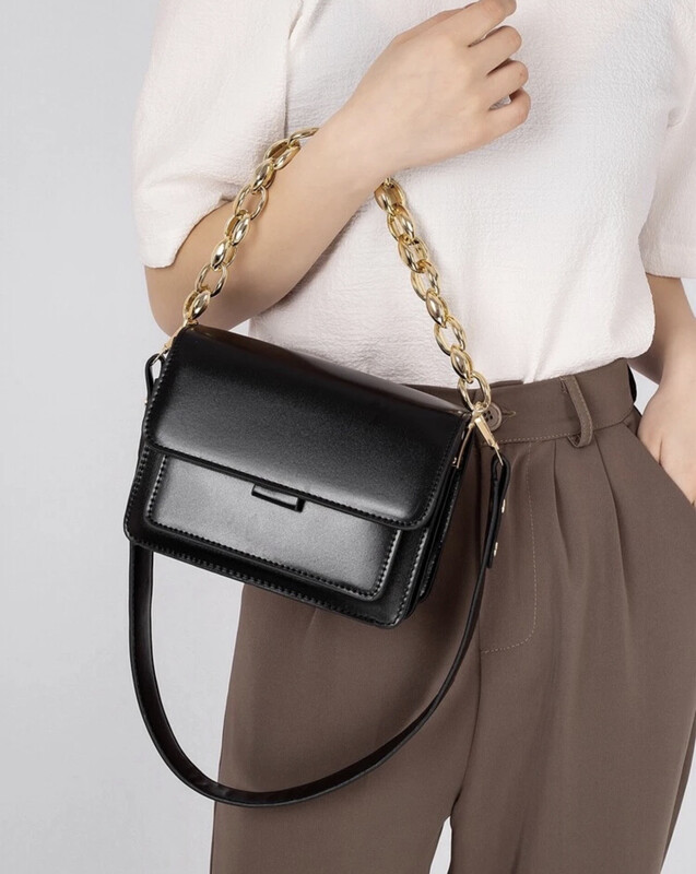 Minimalist Flap Chain Bag