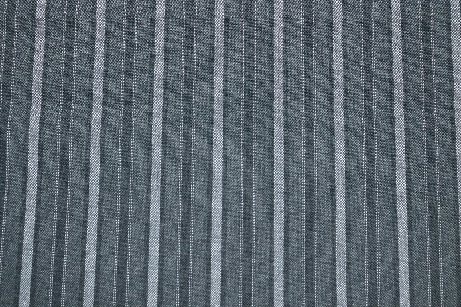Wolle grau mit Streifen REST 90 cm