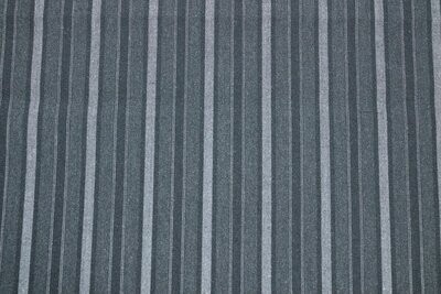 Wolle grau mit Streifen REST 90 cm