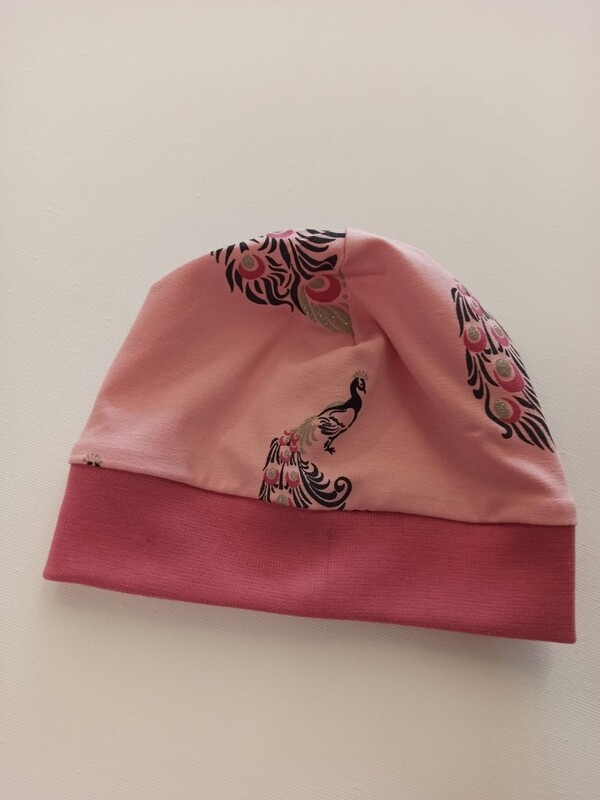 Mütze rosa mit Pfau Mütze rosa mit Pfau
