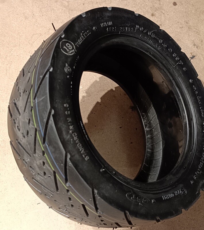 CST 90/656.5 (11") Road Pneumatic Tyre (tubeless/vacuum, self healing