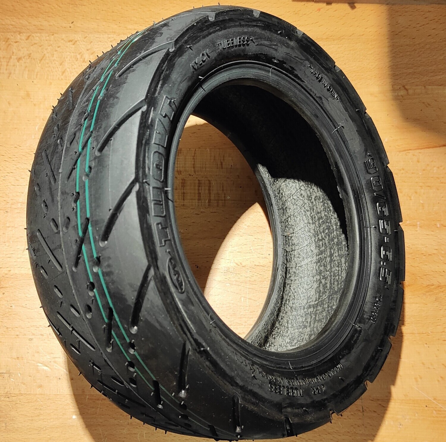 Tuovt 90/65-6.5 (11&quot;) Road Tyre (Blue / Blue line, tubeless)