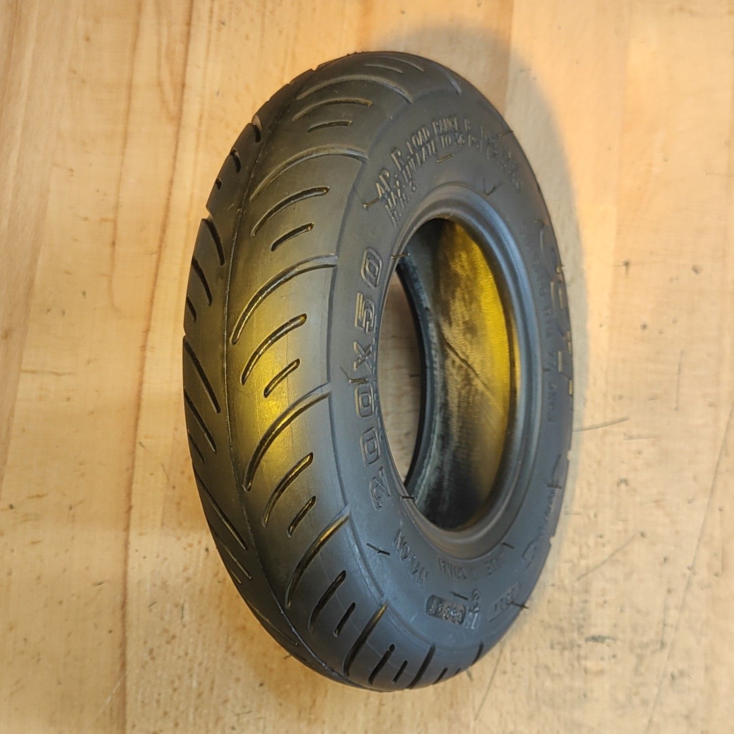 CST 200x50 {8x2&quot;} Road Tyre (tube type) [C-9349]