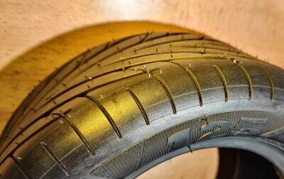 CST 125/60-7 Road Tyre (tubeless) [C-9348]