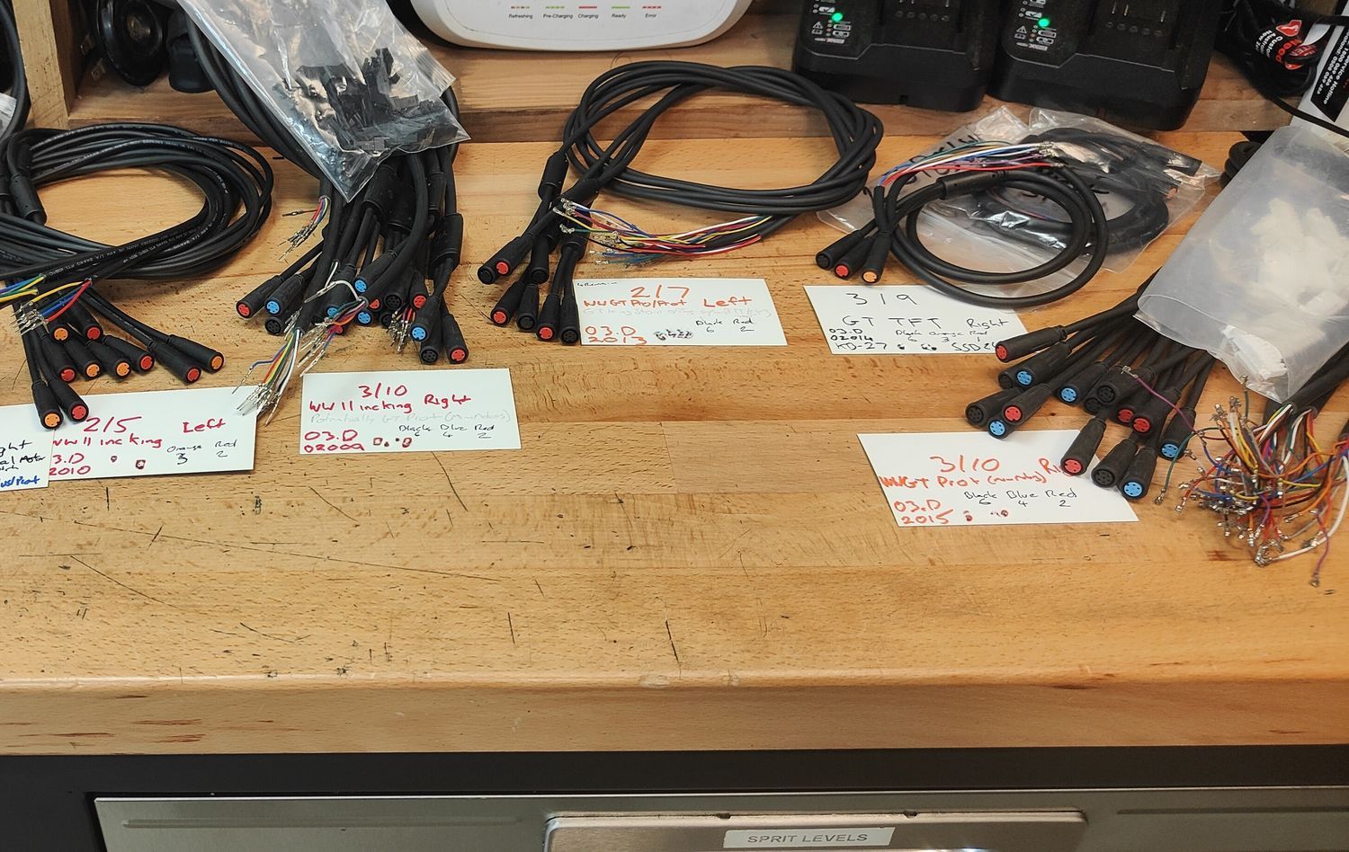 Kaabo Main Line (Main Cable) for Wolf and Mantis, Variant: XH 3/10  Mantis 10 V2 {LT01/EY3) RHS,  Wolf X Plus {LT01 RHS / KM03} (6-Black, 4-Blue-ECO-Dual, 2-Red, identical 02007 +2-pin XH Brown #14 headlight)  03.D.02018