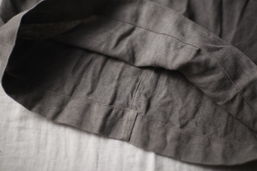 Wide-leg linen pants:  墨/Charcoal