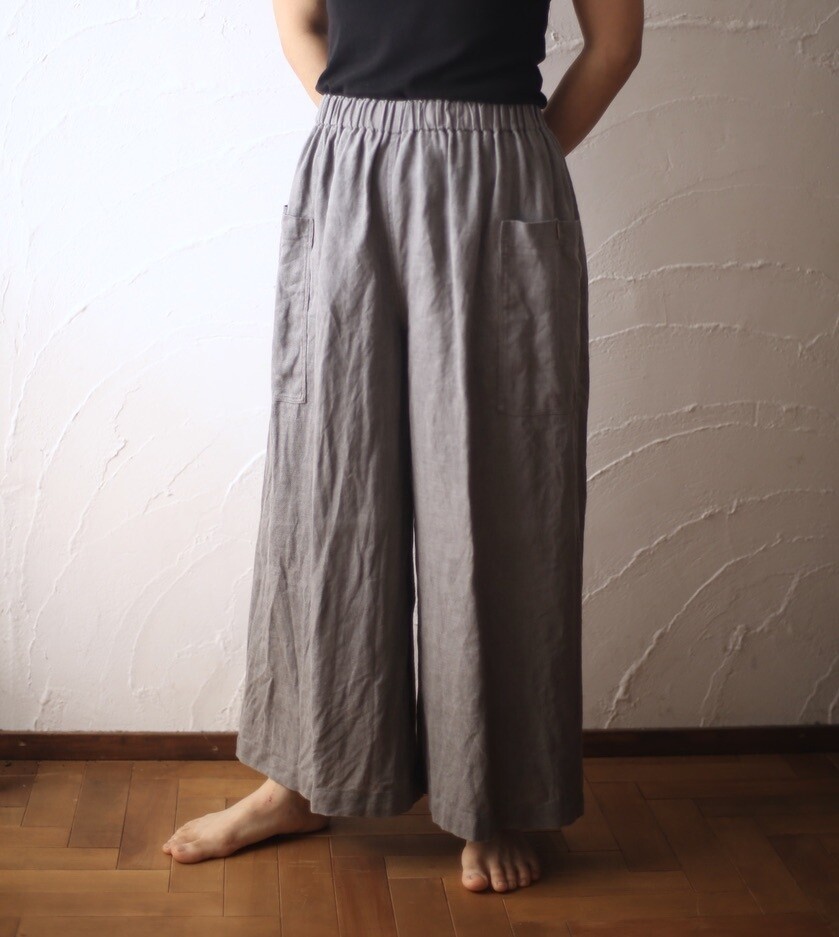 Wide-leg linen pants: persimmon tannin.