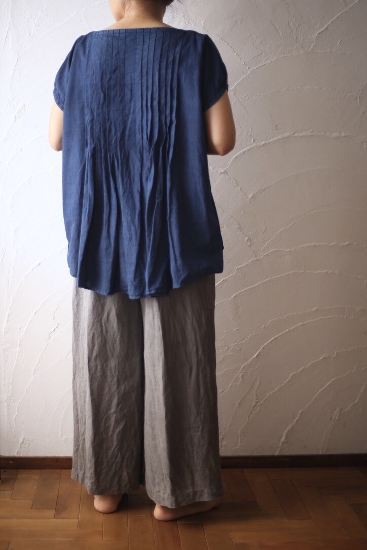 Wide-leg linen pants: persimmon tannin.