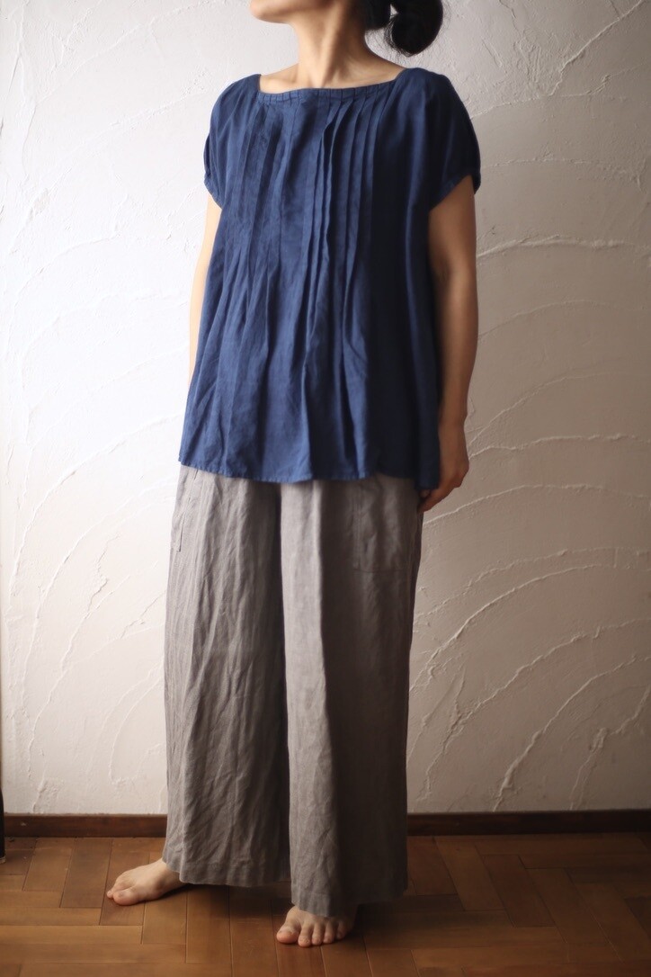 Wide-leg linen pants: persimmon tannin.