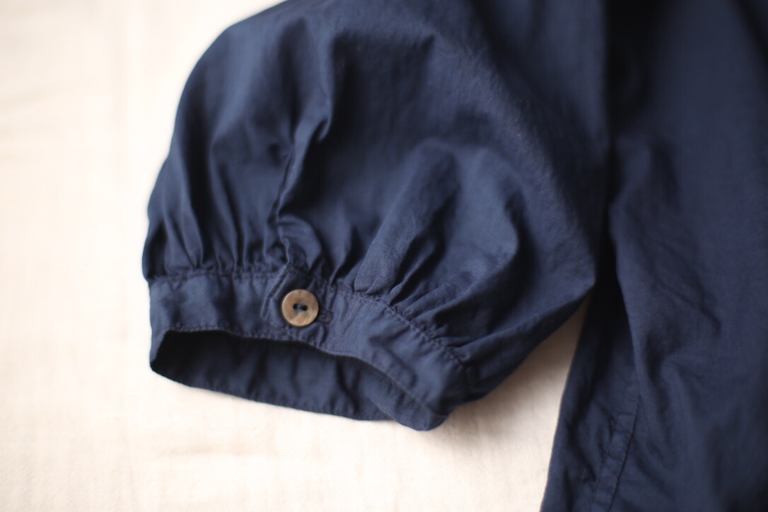 Organic cotton blouse. Color: Navy