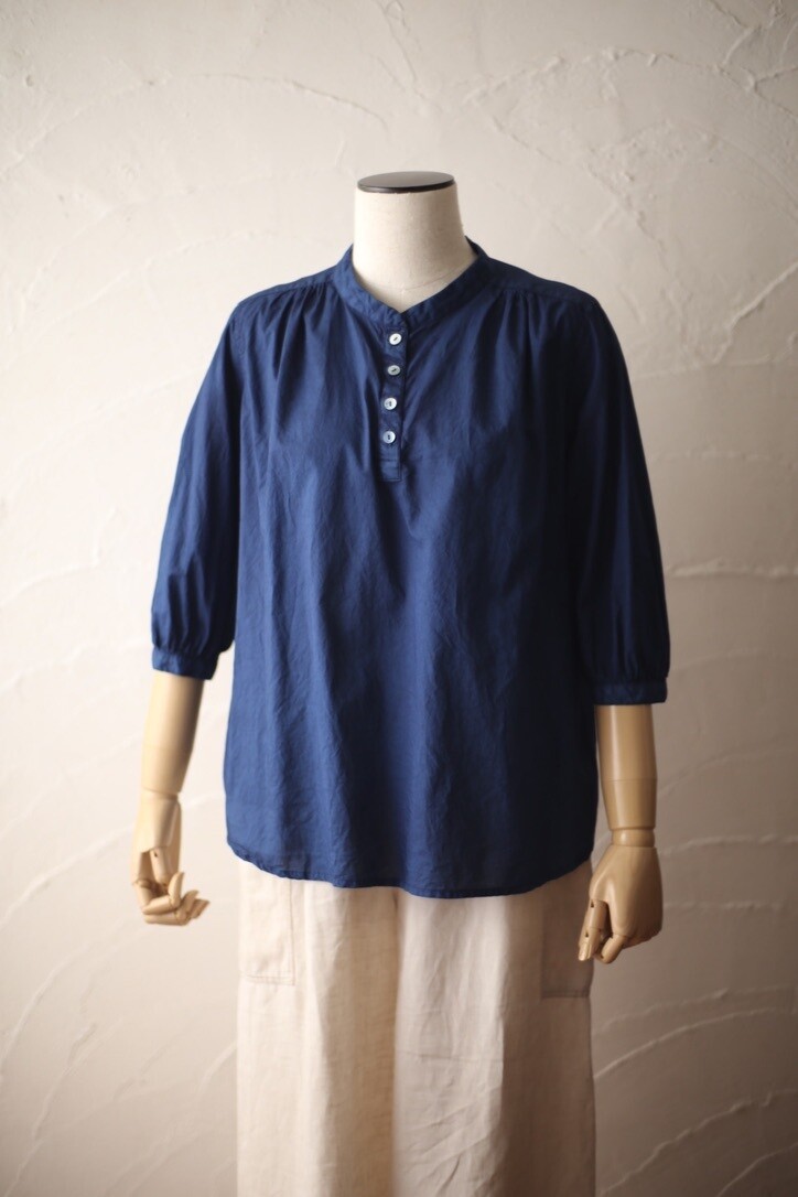Organic cotton blouse. Color: Indigo