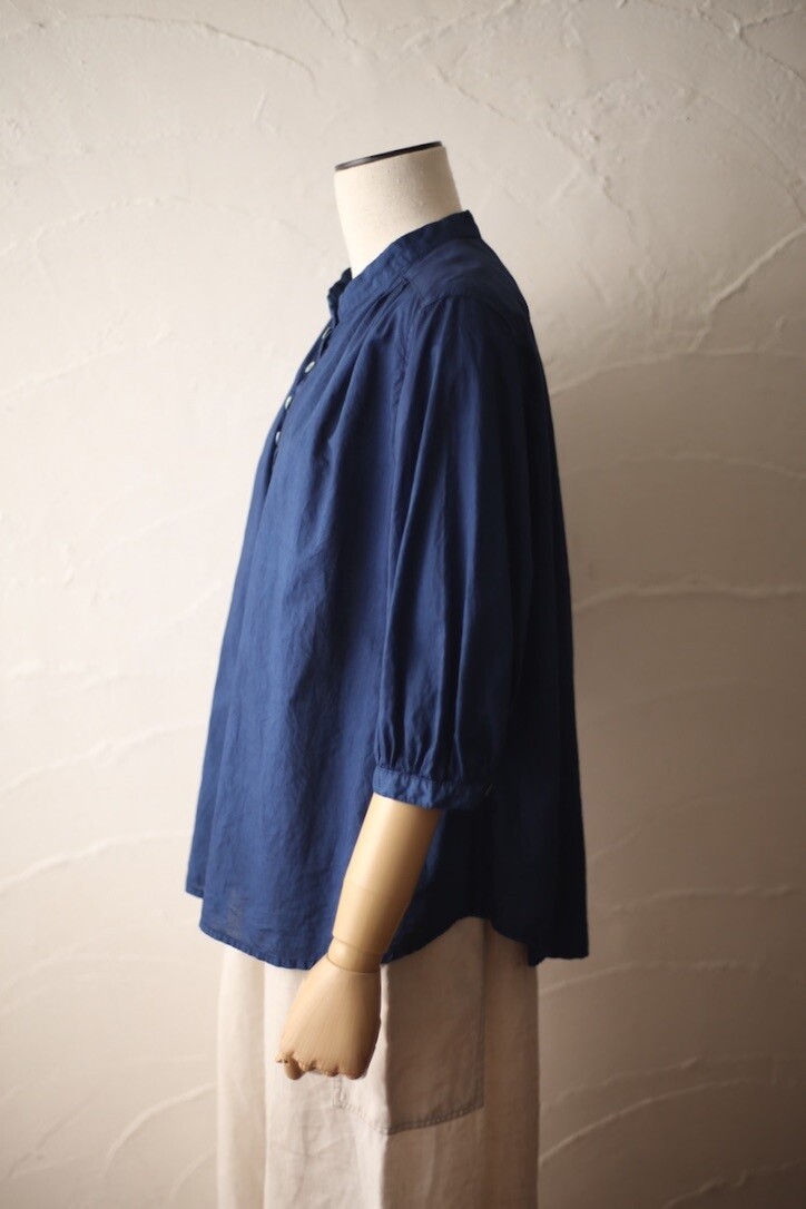 Organic cotton blouse. Color: Indigo