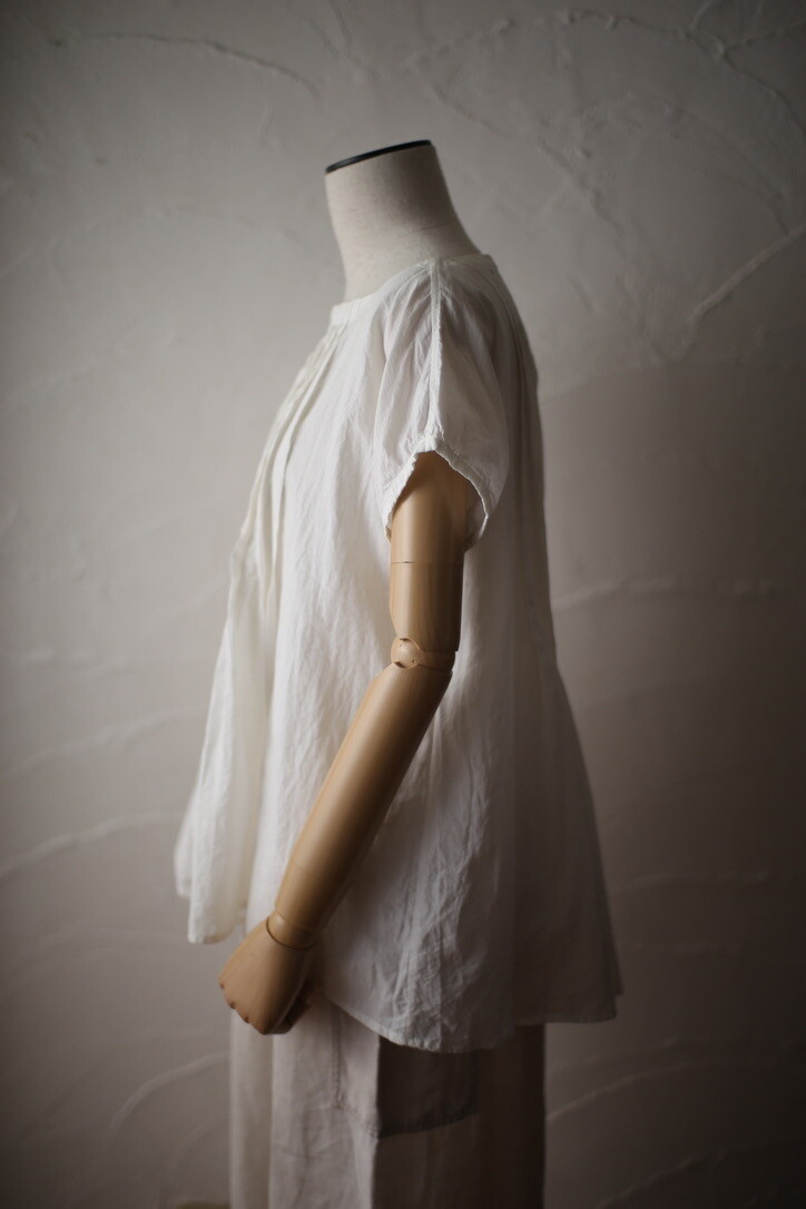 Khadi cotton tucked blouse: Natural