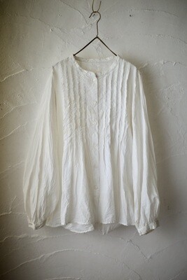 カディコットン カウント100 ピンタックブラウス/Khadi cotton pin-tucked blouse「ミルク/Milk」
