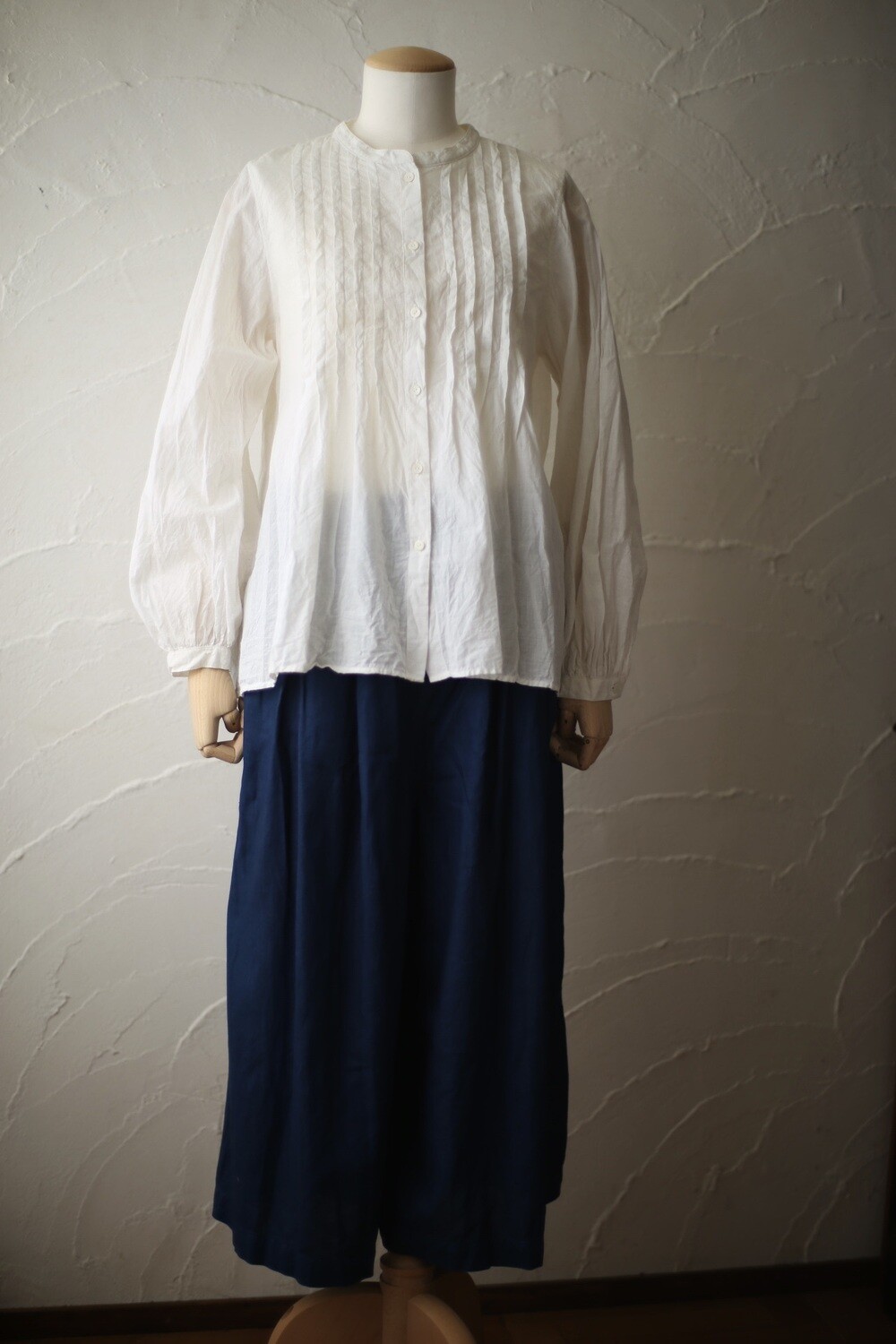 カディコットン カウント100 ピンタックブラウス/Khadi cotton pin-tucked blouse「ミルク/Milk」