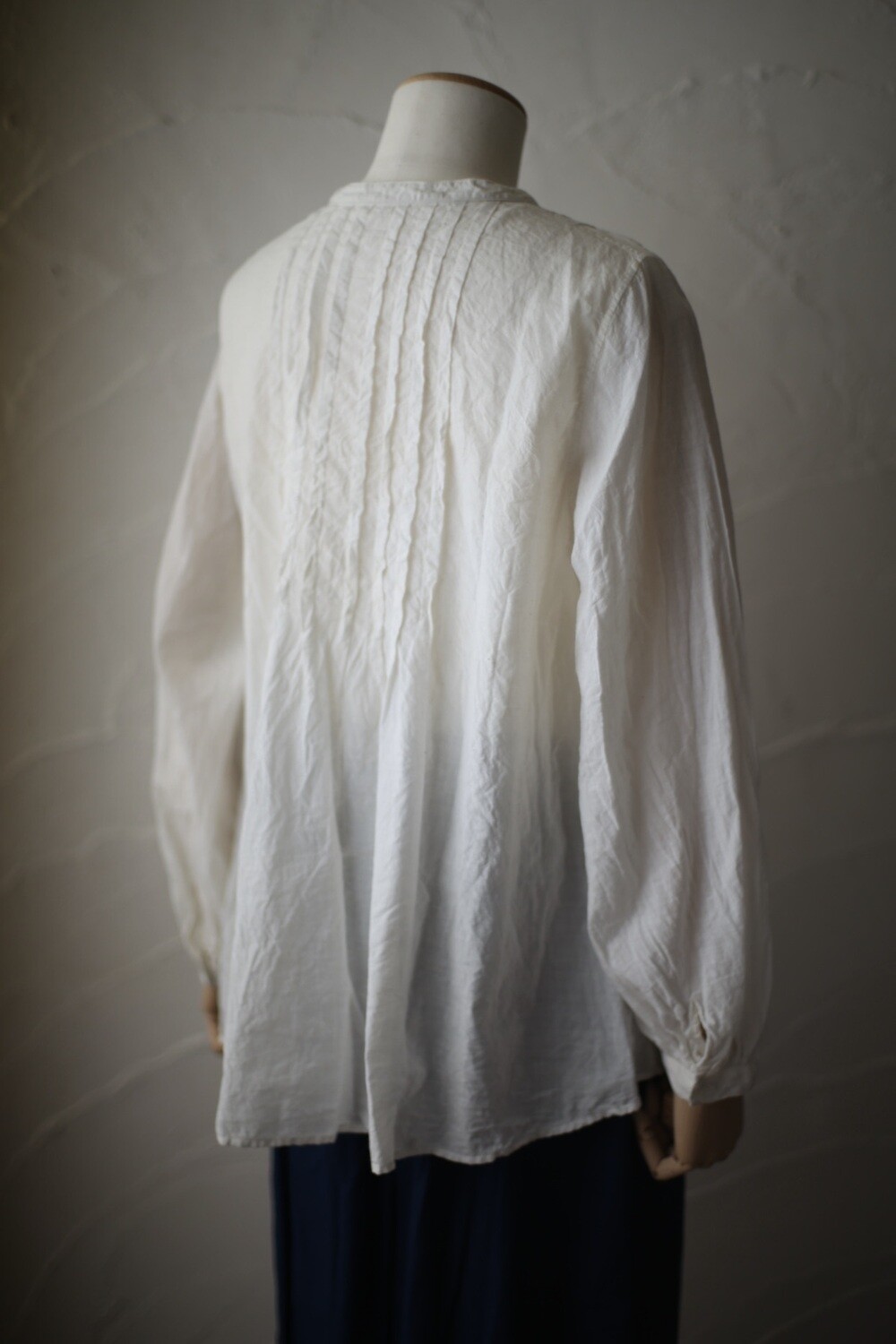 カディコットン カウント100 ピンタックブラウス/Khadi cotton pin-tucked blouse「ミルク/Milk」