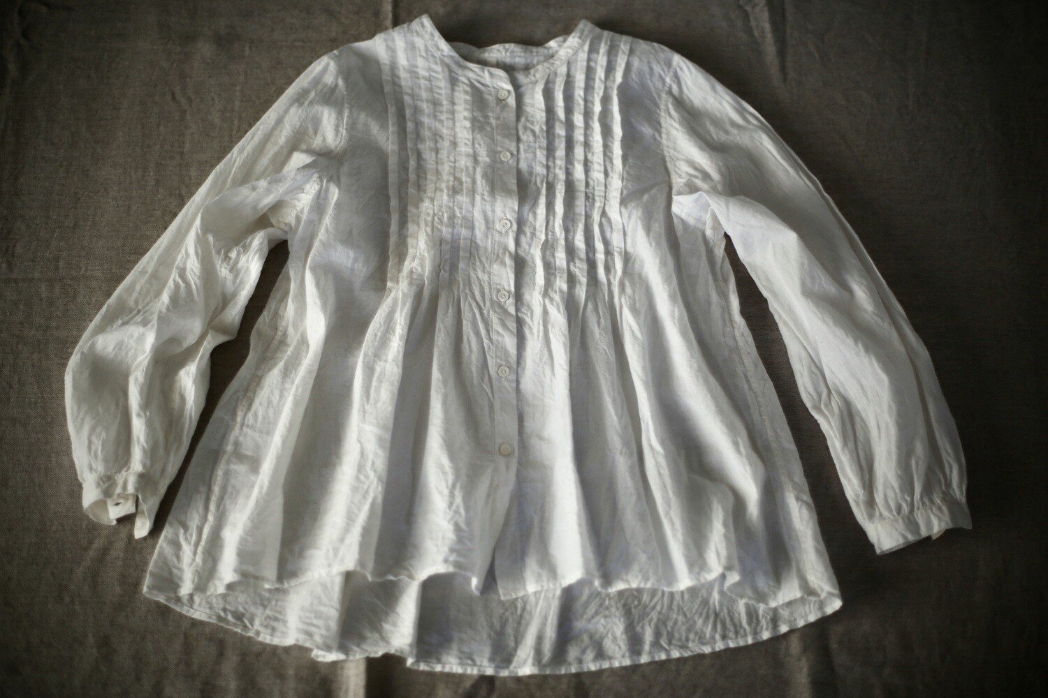 カディコットン カウント100 ピンタックブラウス/Khadi cotton pin-tucked blouse「ミルク/Milk」