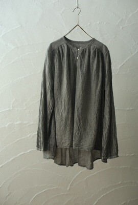 コットンリネンローン プルオーバーブラウス 2つボタンCotton-linen blouse 「墨/Charcoal」