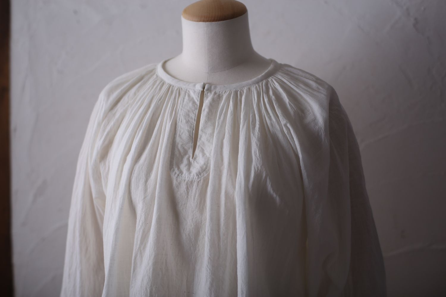 カディコットン 200カウントブラウス/Khadi cotton pullover blouse「オフ/Neutral」