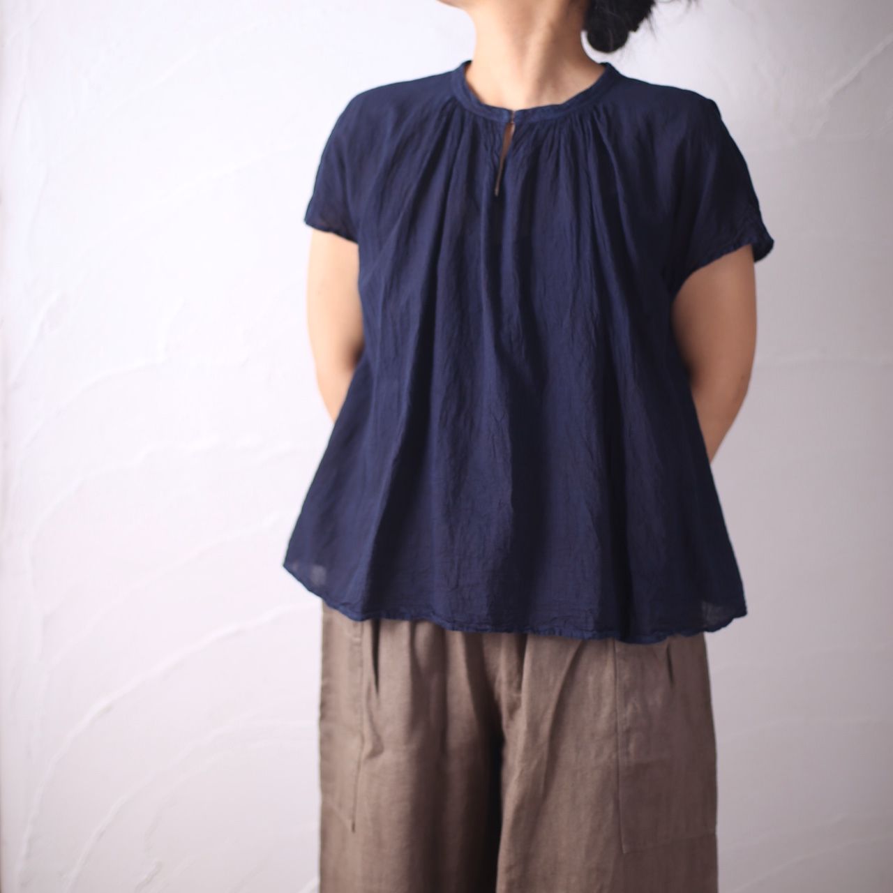 コットンリネン フレンチスリーブブラウス Cotton linen french sleeve blouse 「藍/Indigo」