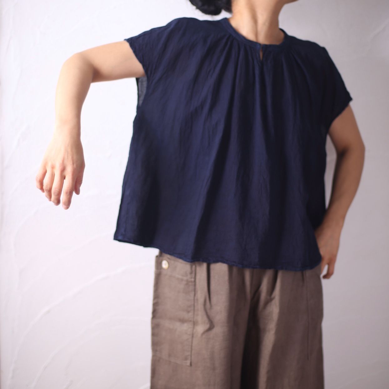 コットンリネン フレンチスリーブブラウス Cotton linen french sleeve blouse 「藍/Indigo」