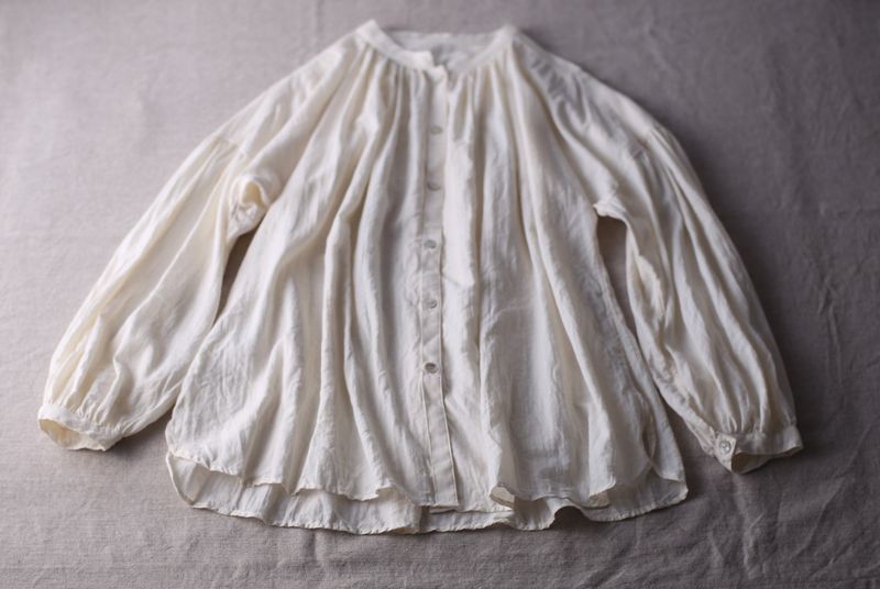 コットンシルクビエラ 前ボタンブラウス khadi cotton blouse 「生成り/Neutral」 コットンシルクビエラ 前ボタンブラウス khadi cotton blouse 「生成り/Neutral」
