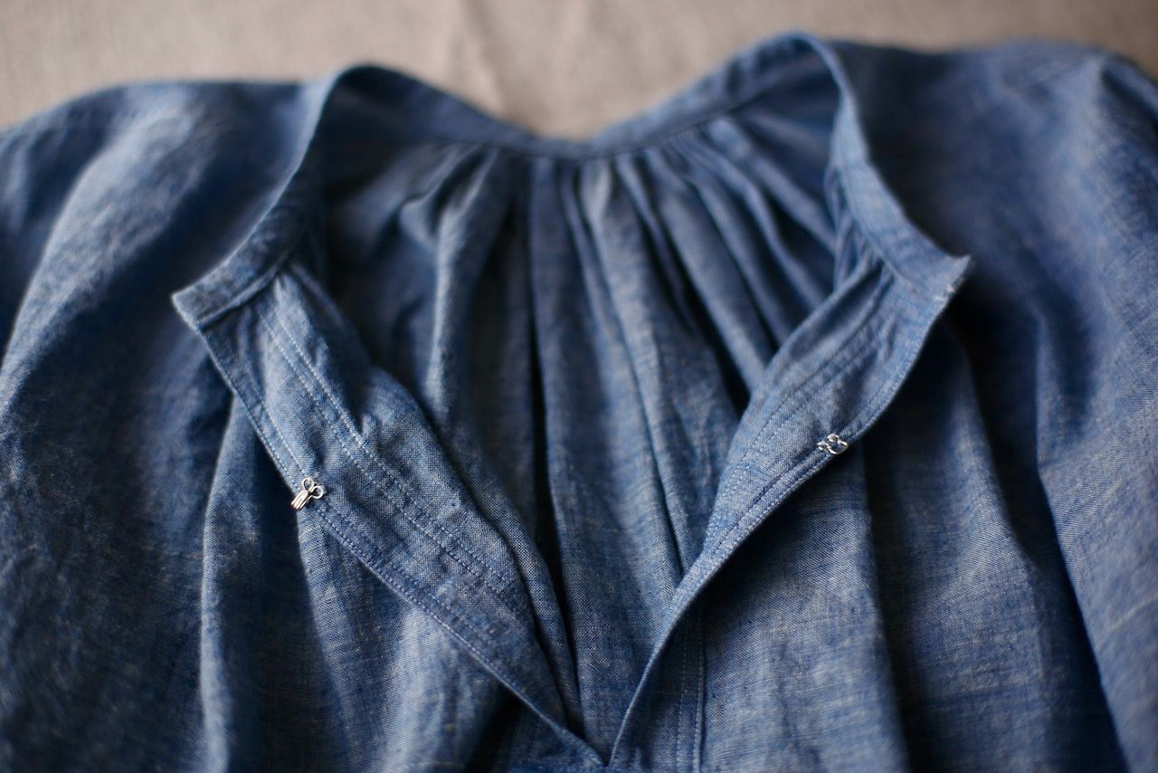 カディコットン カフタン風ブラウス/Khadi cotton pullover blouse「糸先染め 藍シャンブレー/Indigo chambray」