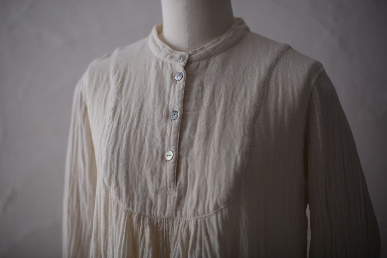 Cotton double gauze blouse Color:Neutral