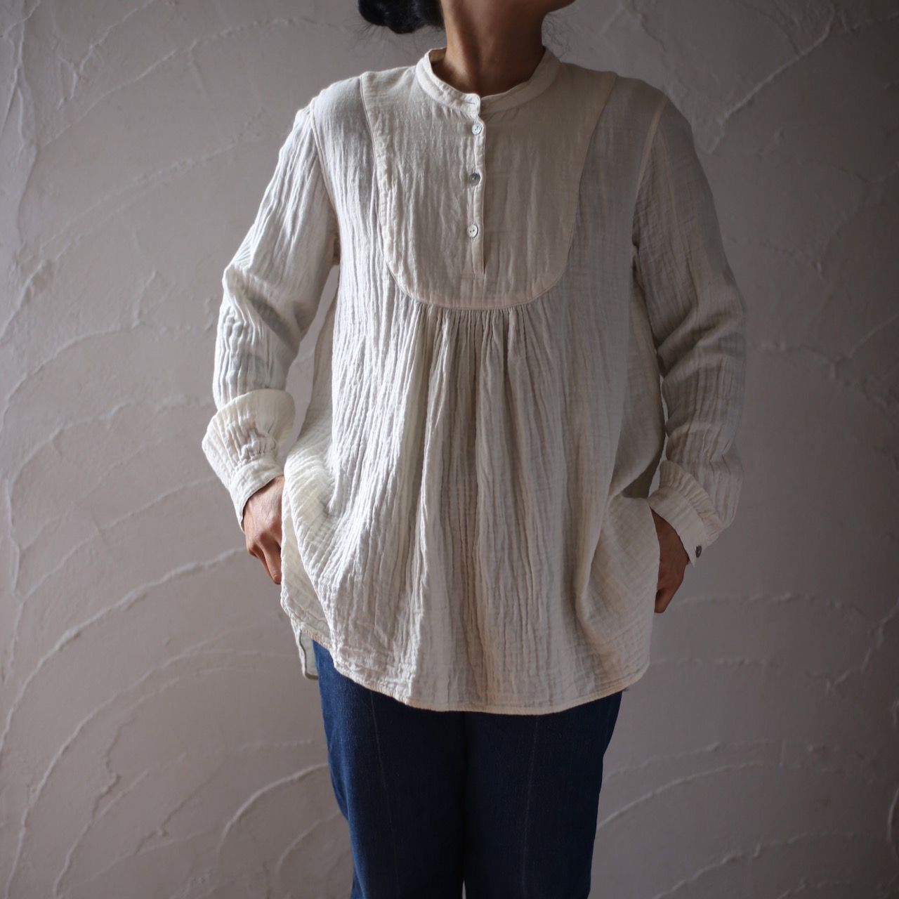 Cotton double gauze blouse Color:Neutral