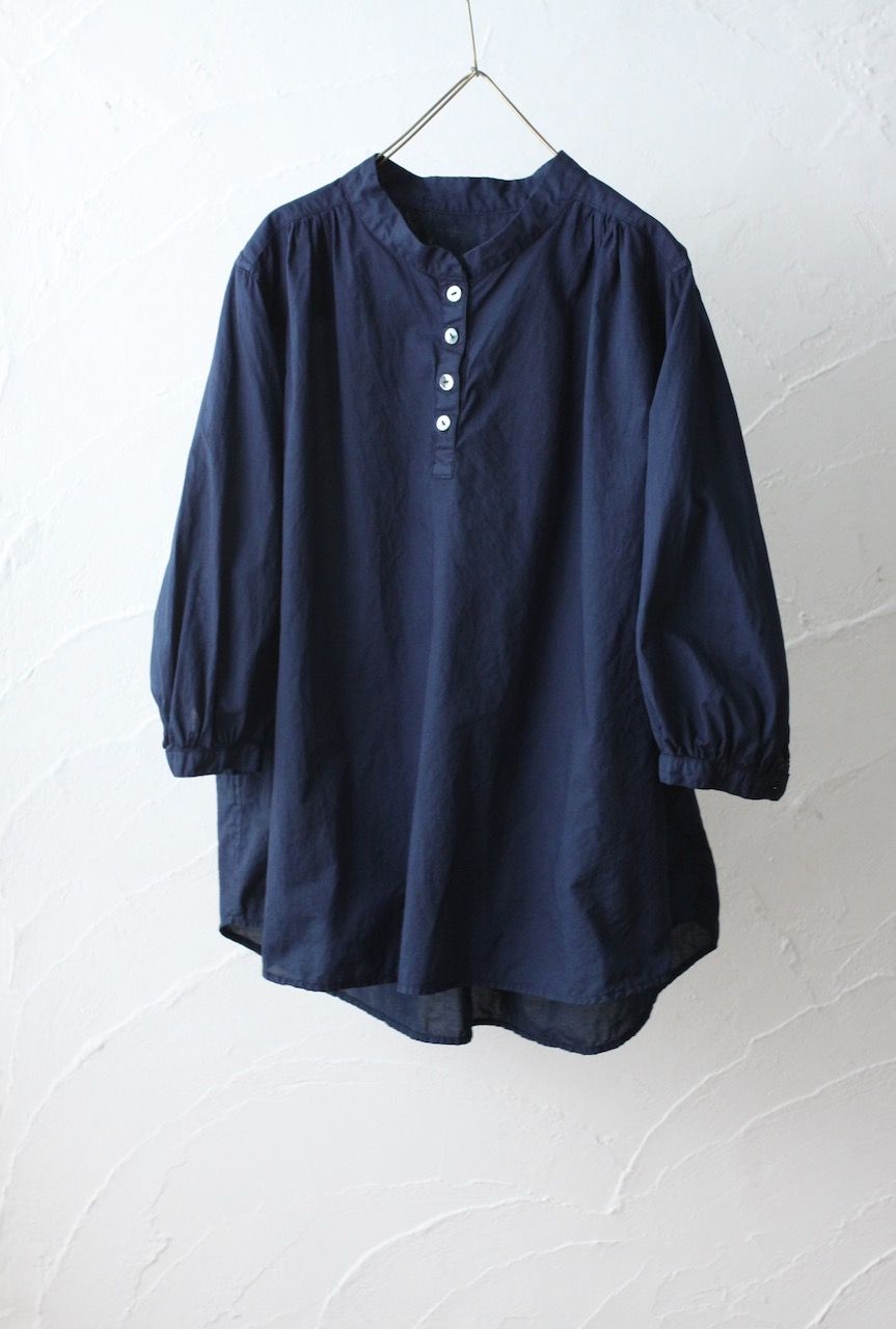 Organic cotton blouse. Color: Navy
