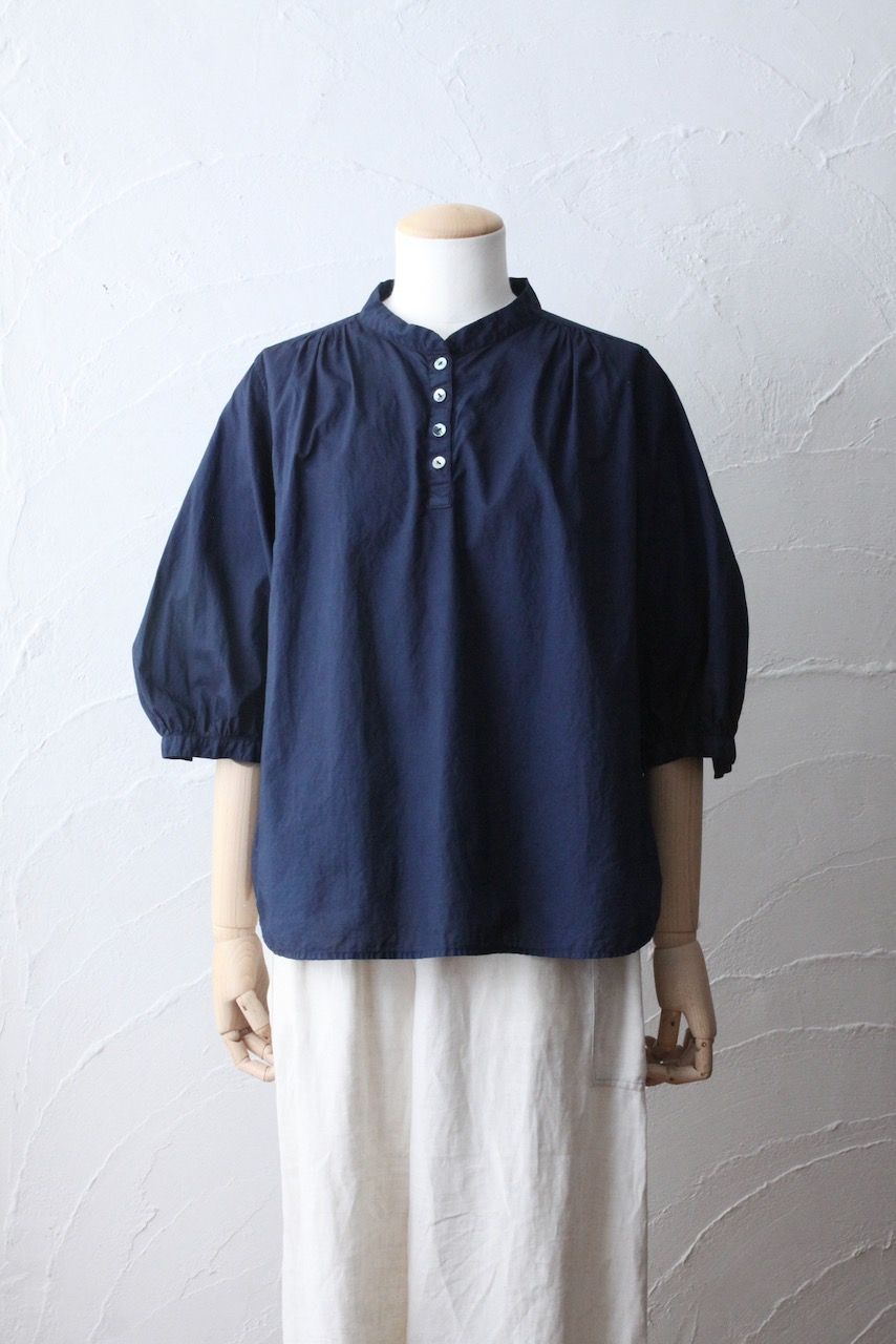 Organic cotton blouse. Color: Navy
