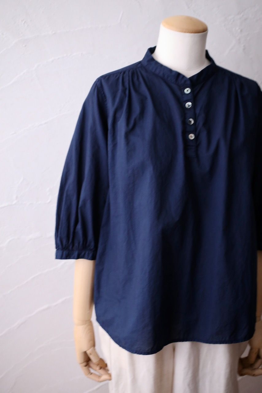 Organic cotton blouse. Color: Navy