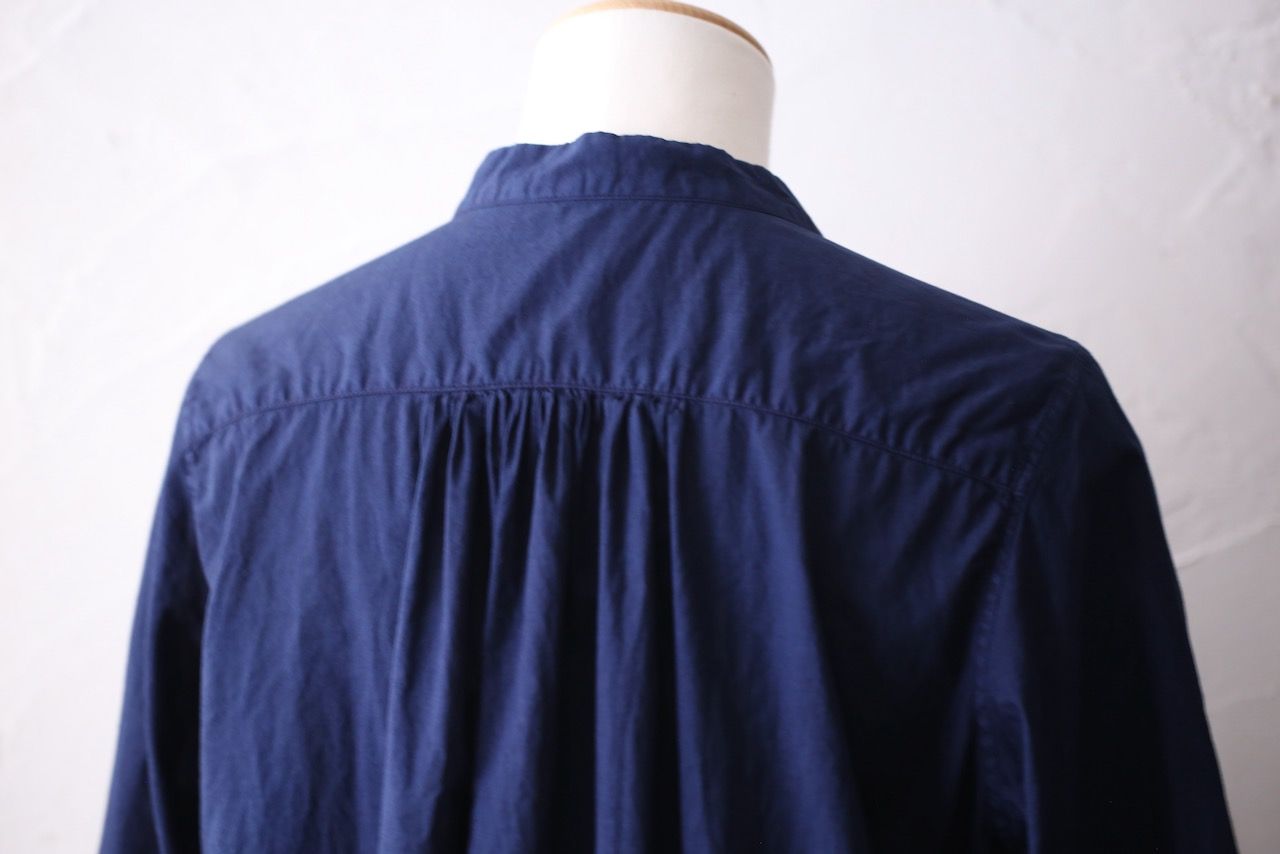 Organic cotton blouse. Color: Deep indigo