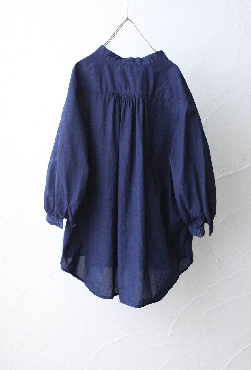 Organic cotton blouse. Color: Deep indigo