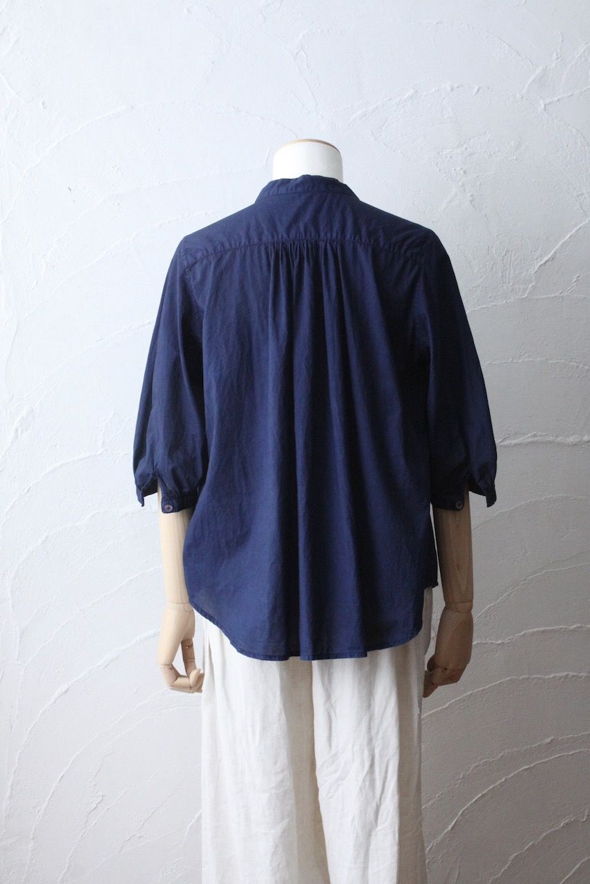 Organic cotton blouse. Color: Deep indigo